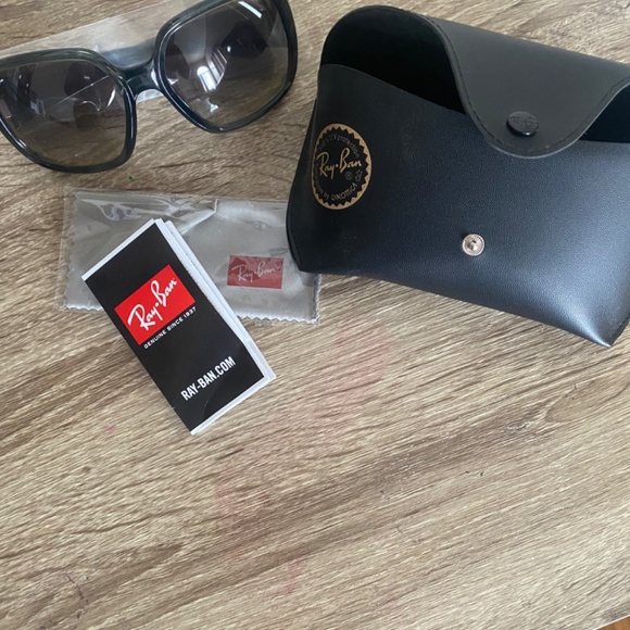 Ray Ban Sunglasses - Picture 2 of 4